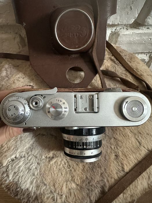 Ретро фотоапарат FED-3 + обектив Industar-61 и кожен калъф – работещ