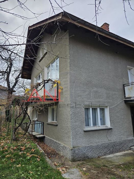 Продава се Къща в с. Режанци, Област Перник - 84 кв.м за 498 €/кв.м - Снимка #2