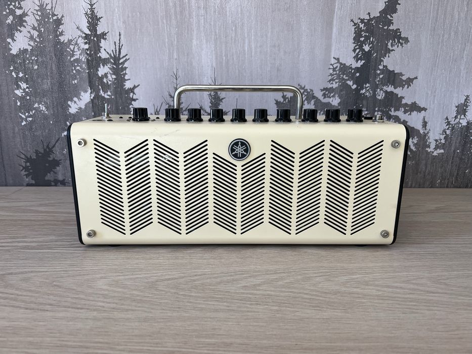 Китарен усилвател Yamaha THR10