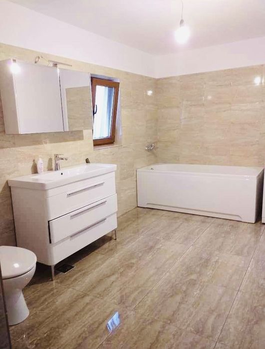 Vând casa cu teren in Toplita, zona Banffy