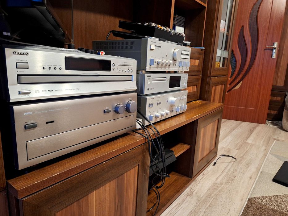 Amplificator Onkyo Integra A8450 ,sunet de excepție Impecabil