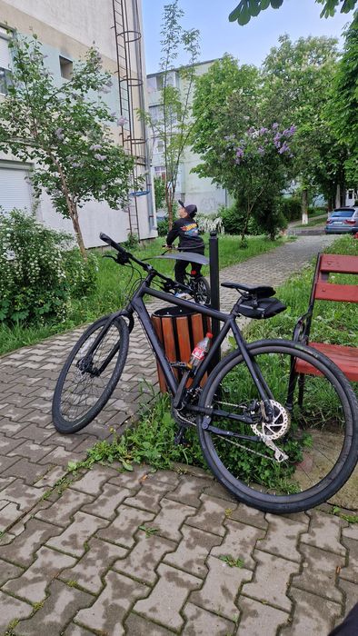 Vând bicicletă cannondale aluminiu