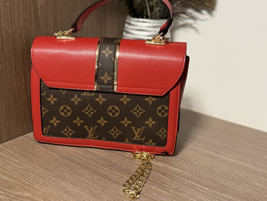 Geanta rosie cu maro