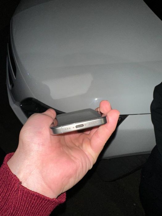 iPhone 15 Pro (Silver)