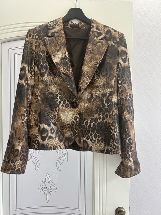 Продаю пиджак женский