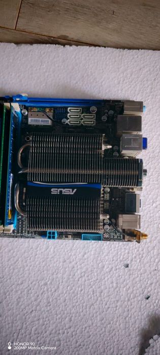 Placa de baxa mini ATX ASUS Deluxe E351EM