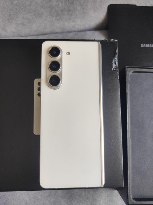 Смартфон Samsung Galaxy Z Fold 5