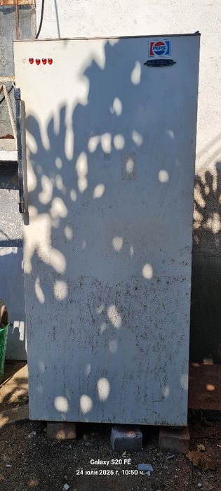 Продавам хладилник работещ