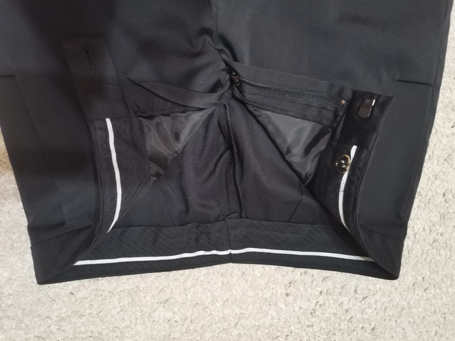 Дамски черен панталон размер XS