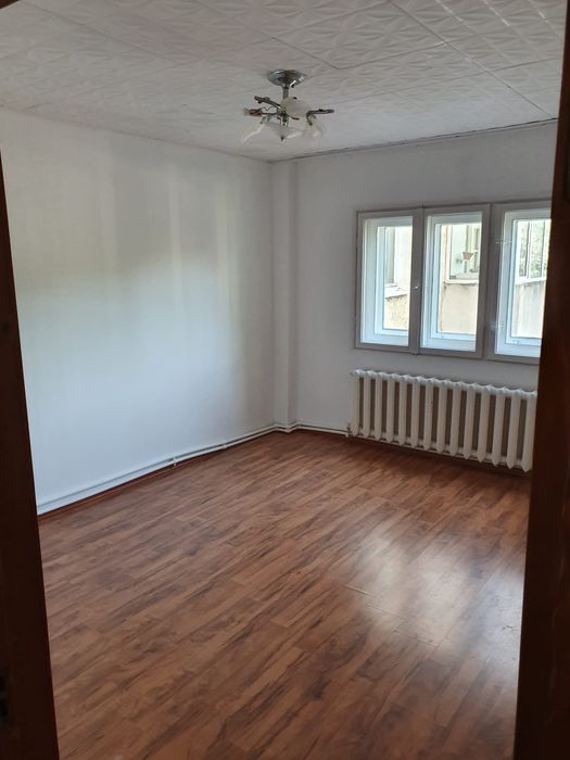 Apartament 3 camere de vanzare