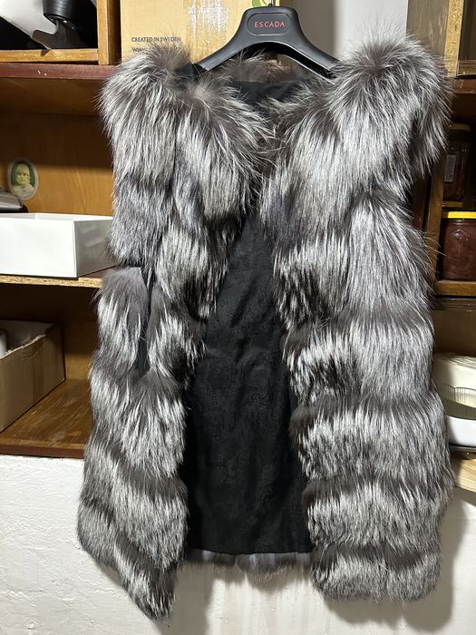 продам жилетку 42-46р