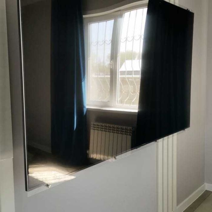 Защищите  экран  телевизора ,от механических ударов.