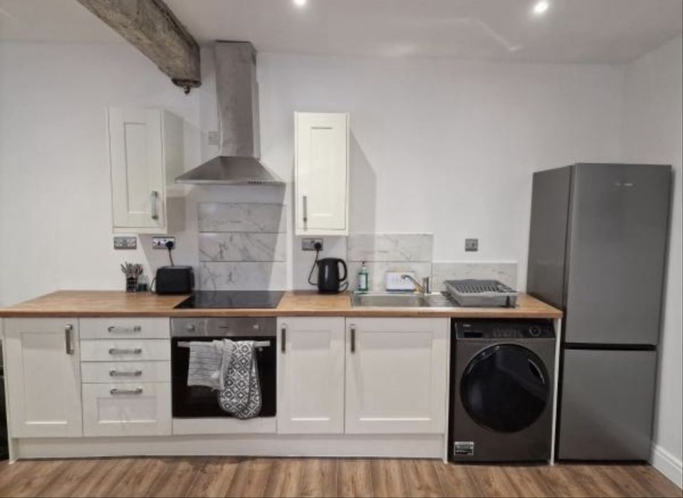 Inchiriez apartament la nibiru