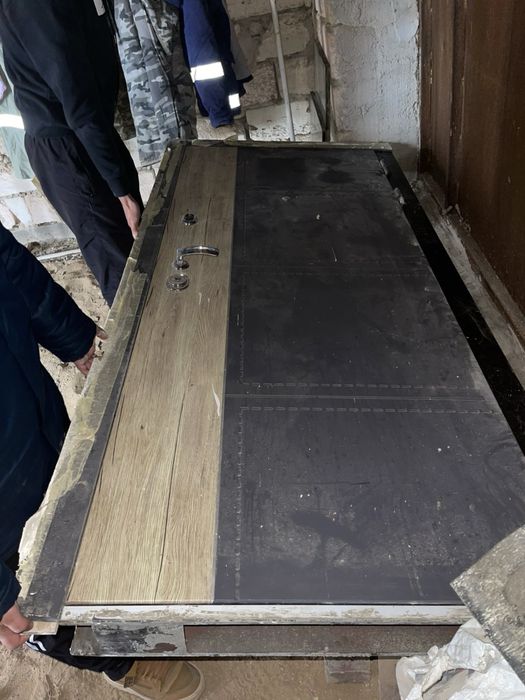 Входная дверь дома