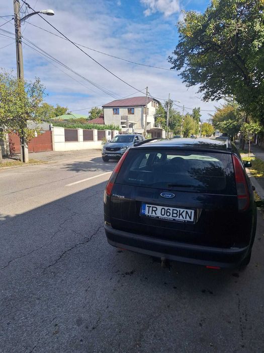 Vând Ford Focus 1.6 benzina