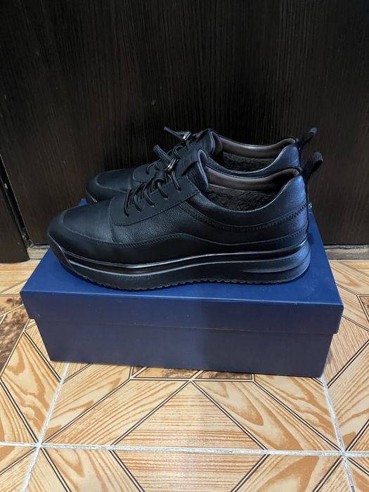 Продам новые зимние туфли