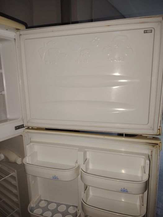 Продаю рабочий холодильник