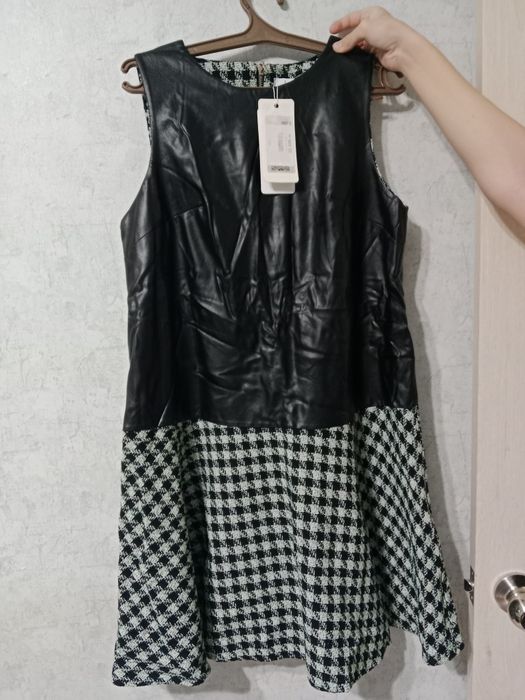 Продам женские платья