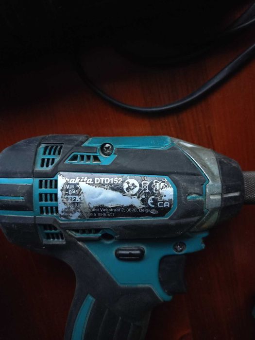 Машини Makita HM1213C SDS MAX, DHR280, DDF482, батерии BL1830 BL1840 BL1850 BL1860.
