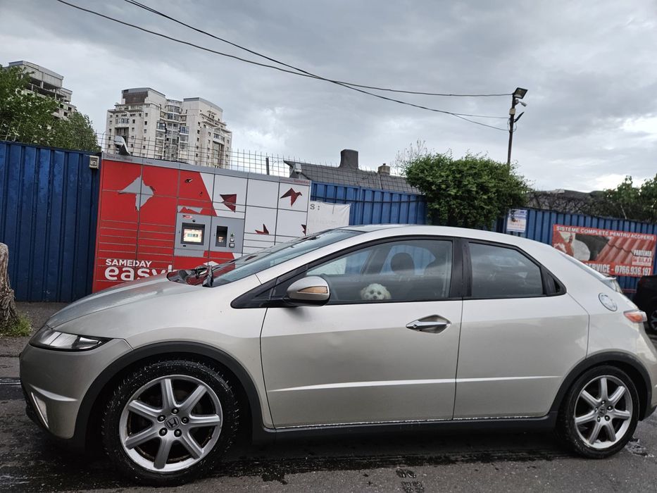 Honda Civic 1.8 i-VTEC 140 CP
