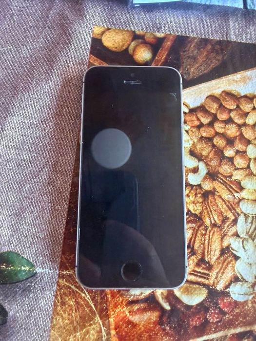 Iphone SE aproape nou