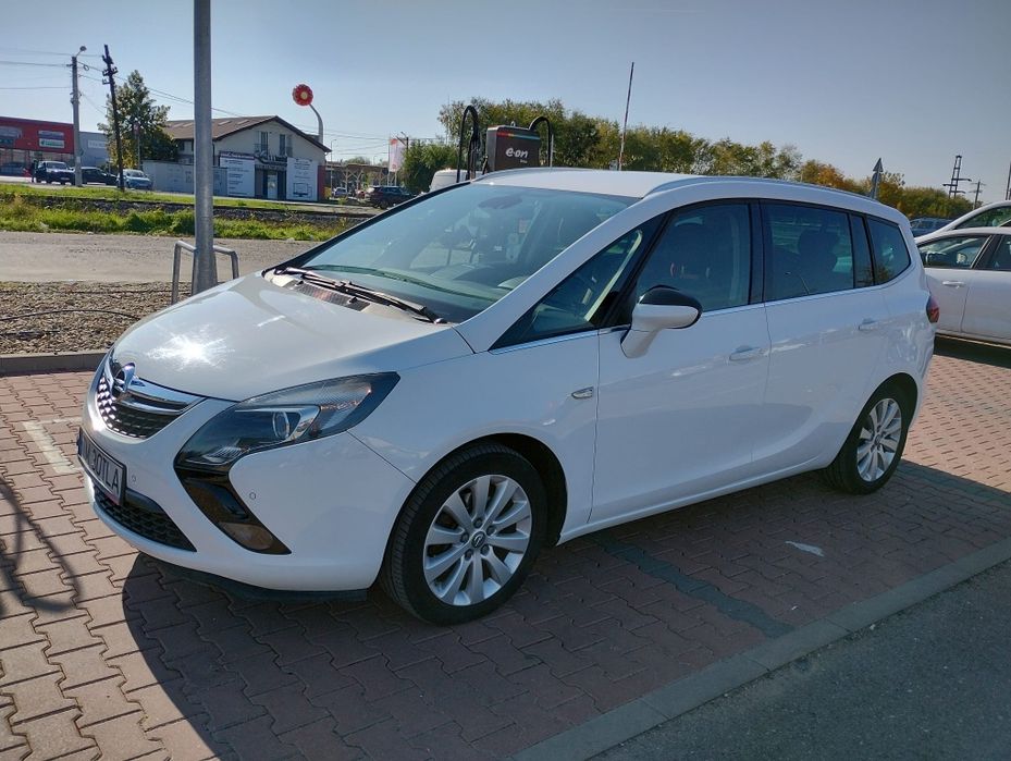 Vând auto Opel Zafira