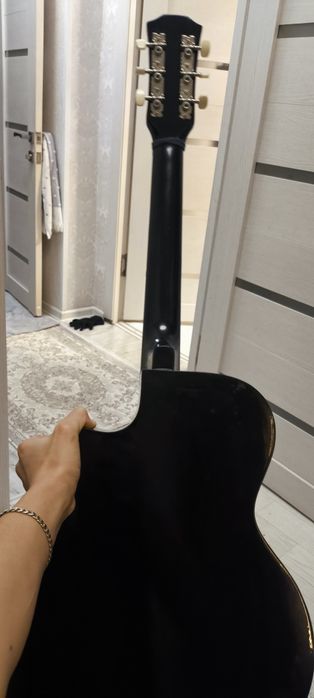 Гитара акустическая