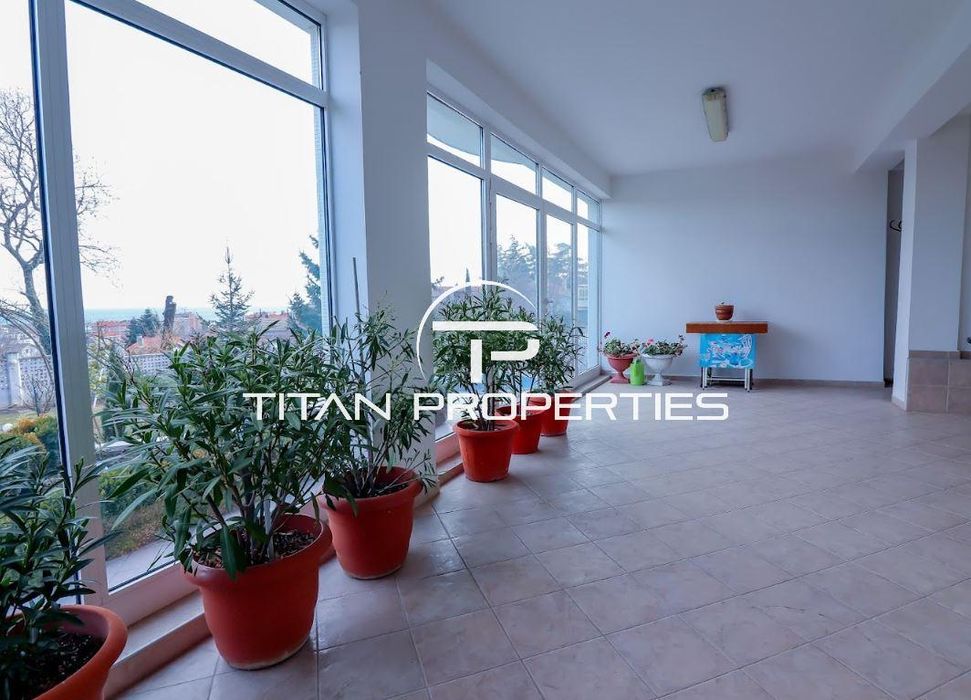 Двустаен апартамент, под наем, м-т Евксиноград