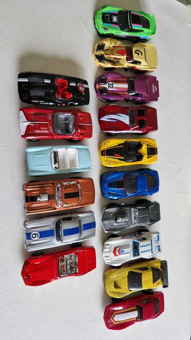лот от 16 колички hot wheels, matchbox, 1:64