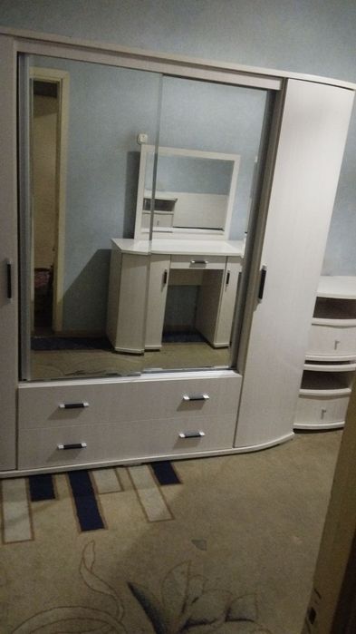 Продам спальни гарниутр