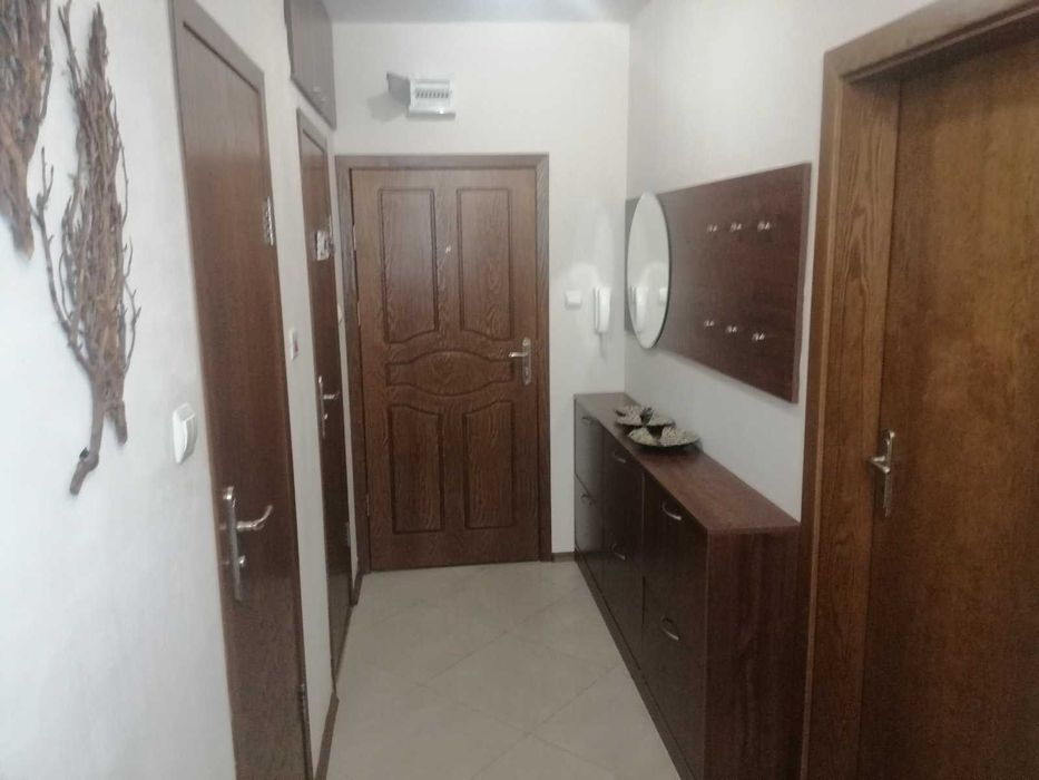 Дава се под наем Двустаен апартамент в Търговище, Вароша - 60 кв.м за 298.86 € - Снимка #2