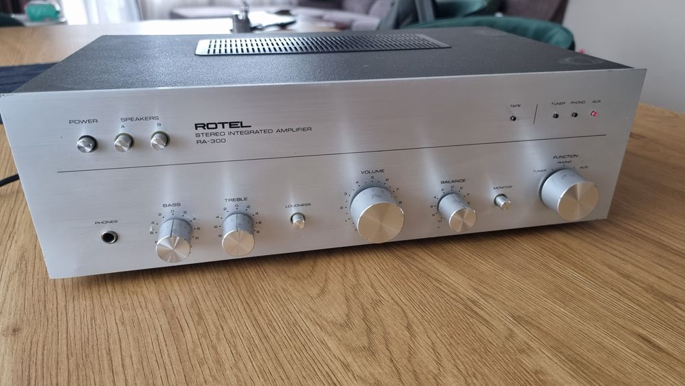 Усилвател ROTEL RA-300