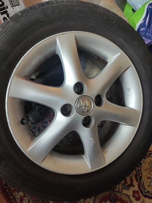 Джанти и гуми за toyota 195/60/15