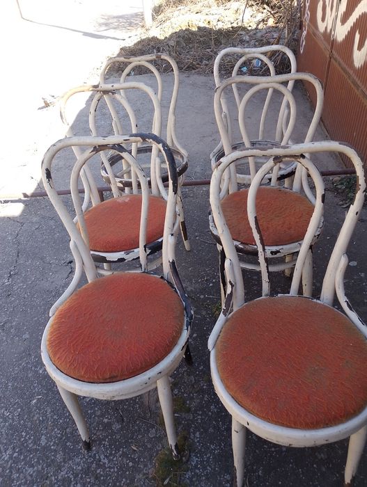 Столове от масивно дърво