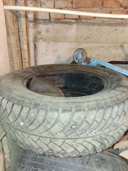 Шины бу  продам.