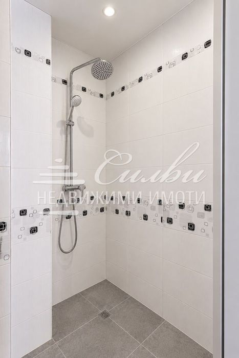 Продава се Двустаен апартамент в Шумен, Добруджански - 55 кв.м за 1982 €/кв.м - Снимка #7