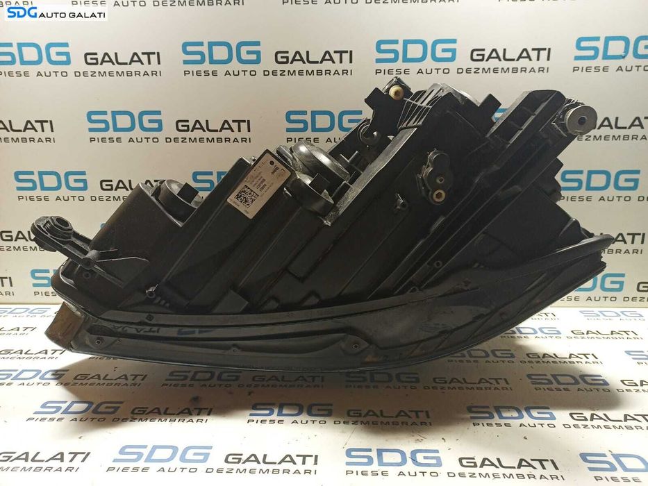 Far Stanga FARA Xenon Volkswagen Passat B8 2014 - 2019 [L0910]