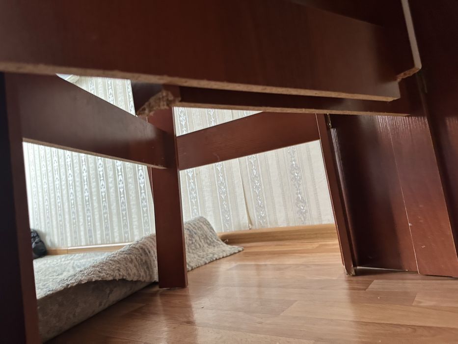 Стол книжка б/у срочно