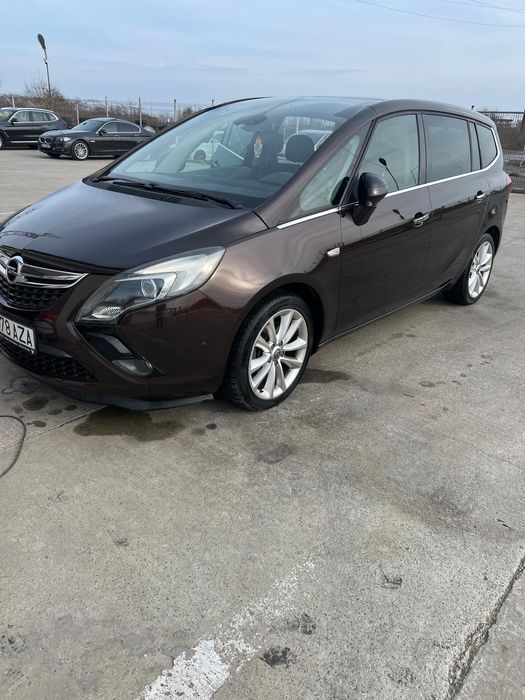 Vând Opel Zafira 2012