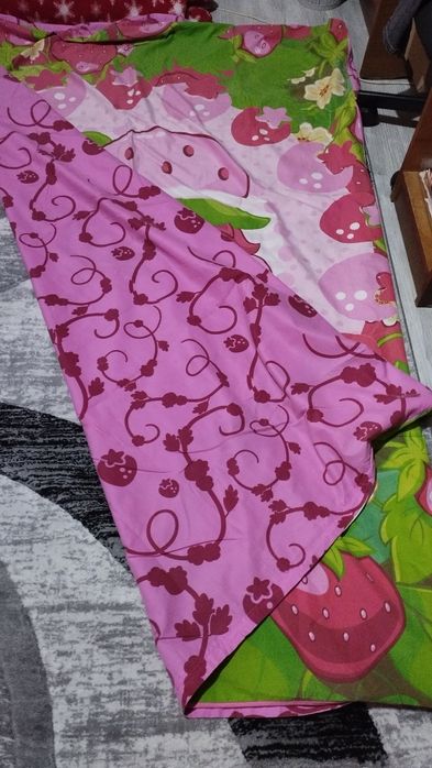 Lenjerie pat capsunica