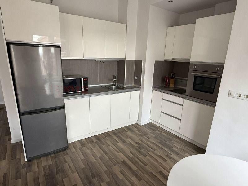 Дава се под наем Двустаен апартамент в София, Докторски паметник - 60 кв.м за 797.64 € - Снимка #3