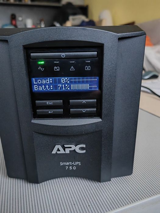 UPS APC SMT750IC Smart-UPS 750VA/230V, Line Interactive, Tower