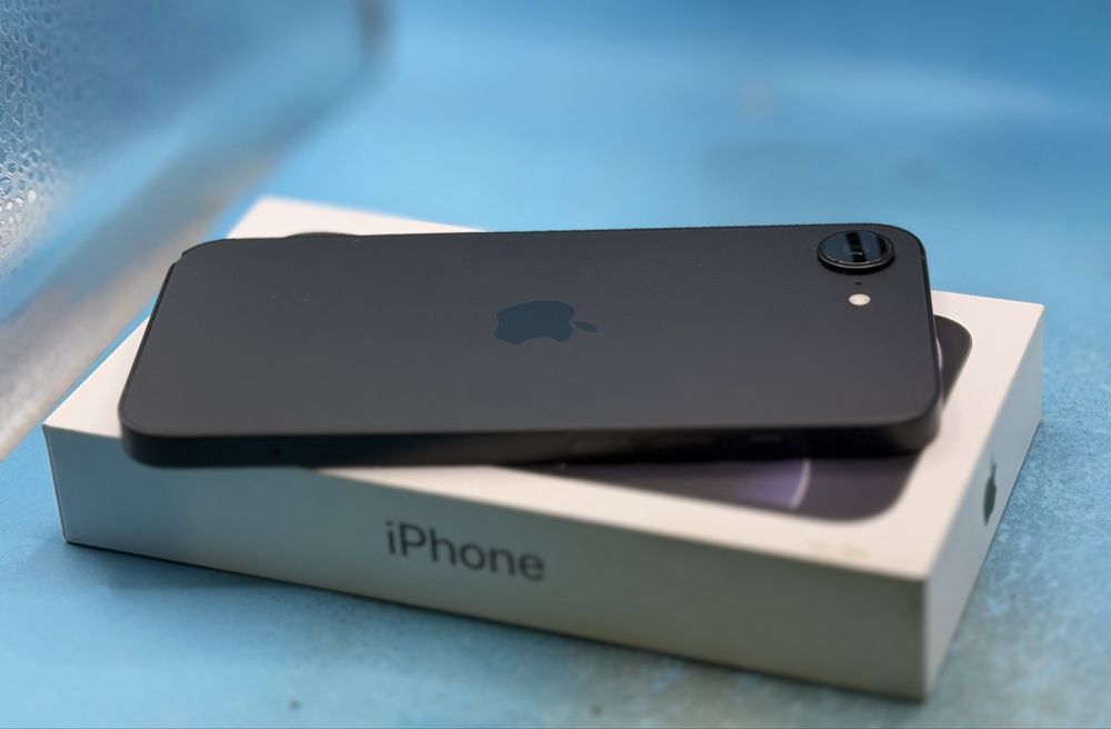 ГАРАНЦИОНЕН!!! Apple iPhone 17e, 256 GB, 5G, Black