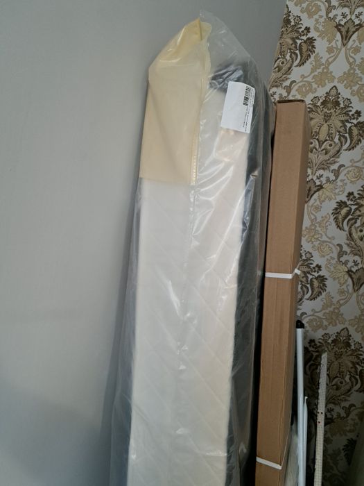 Чисто ново единично легло-неразопаковано.