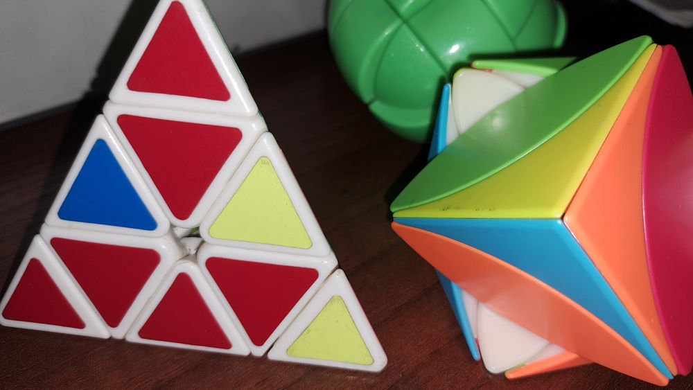 Кубики рубики в идеальном состояние