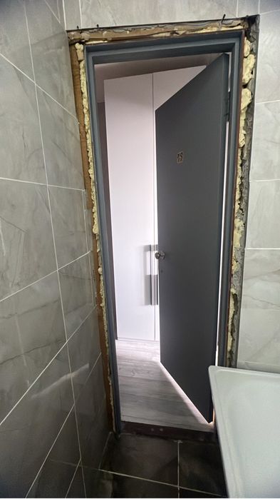 Продаётся дверь ванный