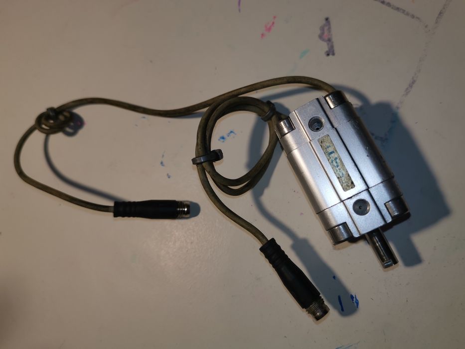 Cilindru pneumatic Festo ADVU 12-10-P-A