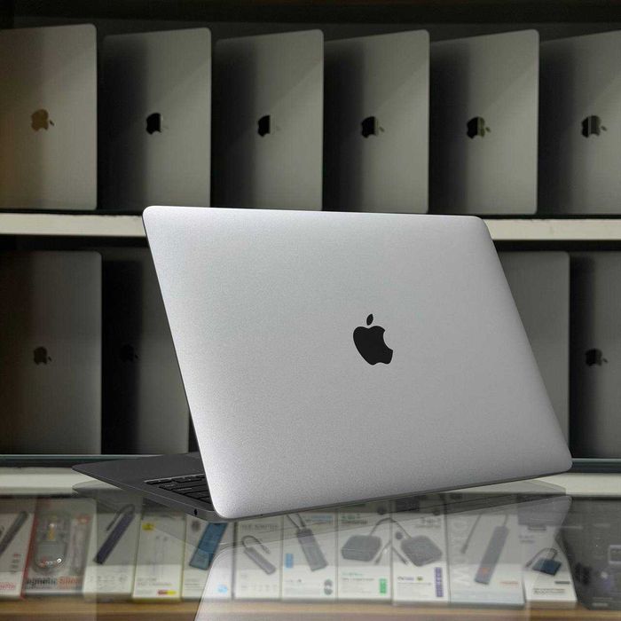 Macbook Air  M1 8/256GB Space Gray Nasiya Savdo bor