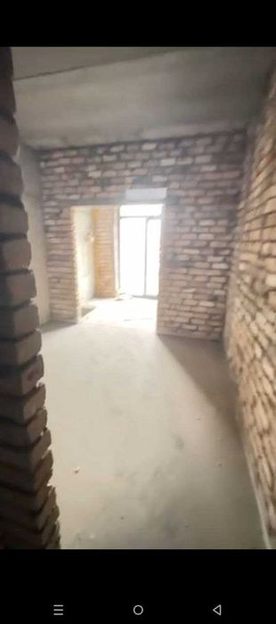 Nuravshon chorraxasida  1 xonali 4 etaj kvartira sotiladi