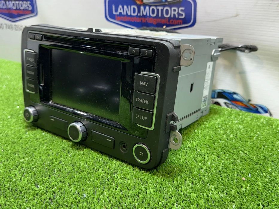 PANOU / SISTEM RADIO CD / AUDIO / NAVI / COMUNICATII VOLSKWAGEN PASSAT BlueMotion 2.0 DIESEL 2014 COD OEM 3C8035279S / BERLINA 2010-2014